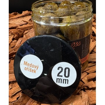 Dipované Boilies Tuning-Baits Medový oříšek /...